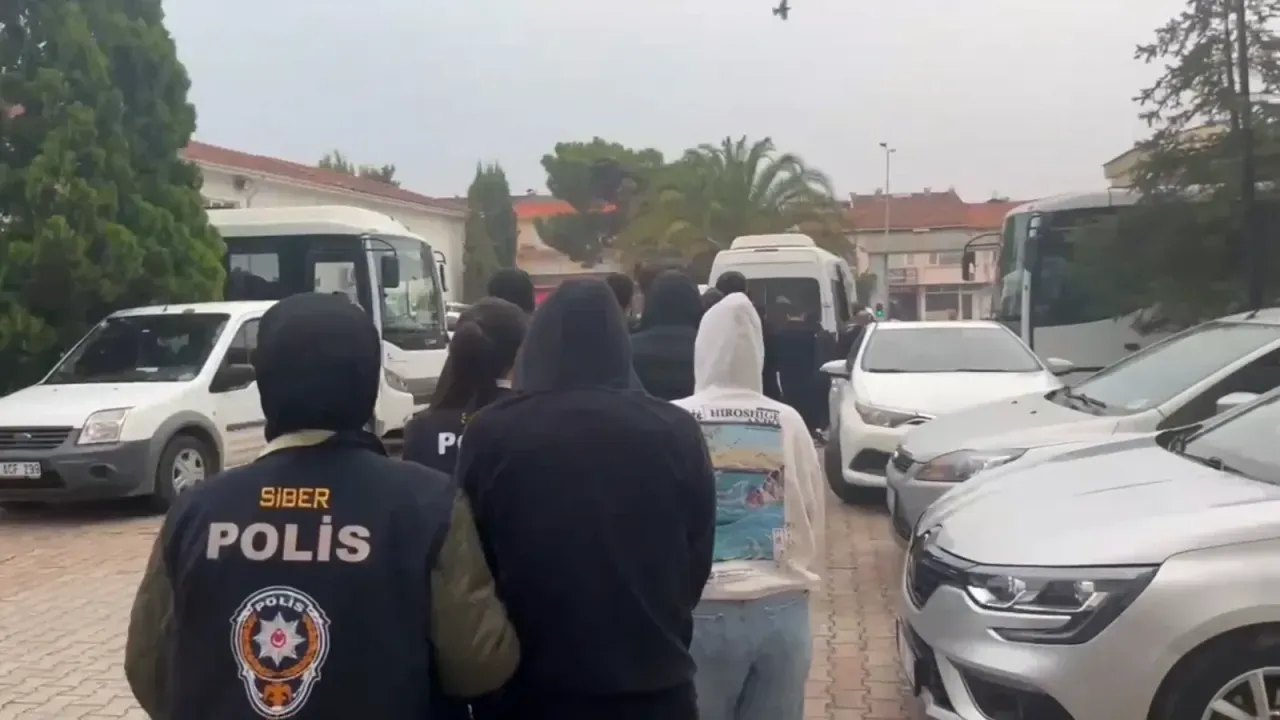 Sakarya Merkezli Siber Operasyon Sahte Borsa Uygulamasiyla Vurgun Yapanlari Boyle Yakaladilar 1