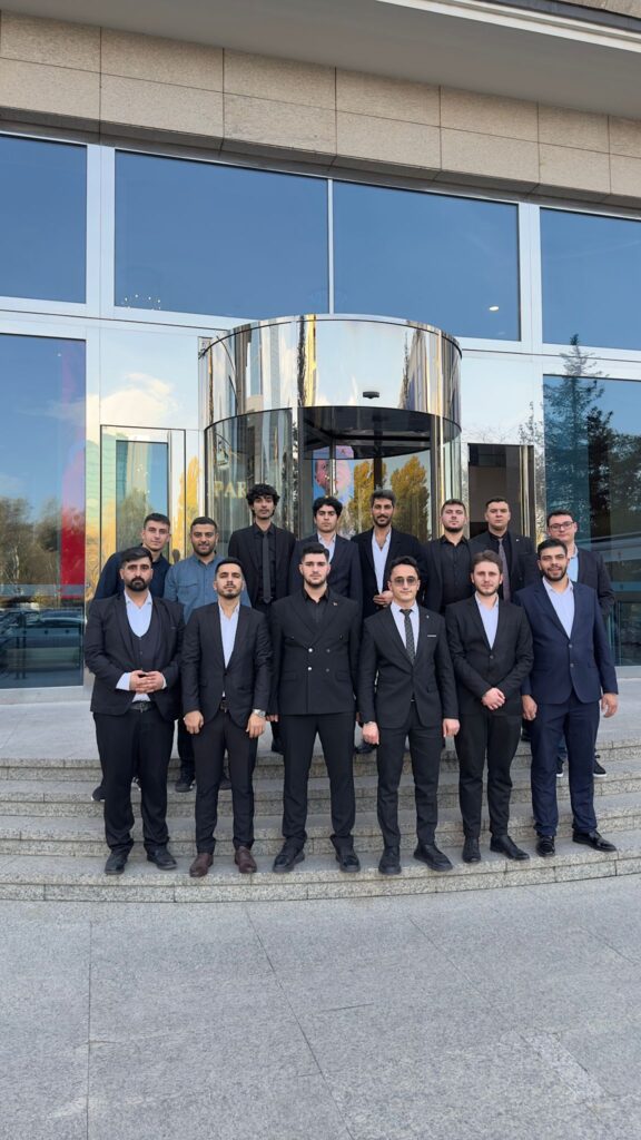 31545A54 C764 4F80 B1Cb Bee94023Eb3D 576X1024