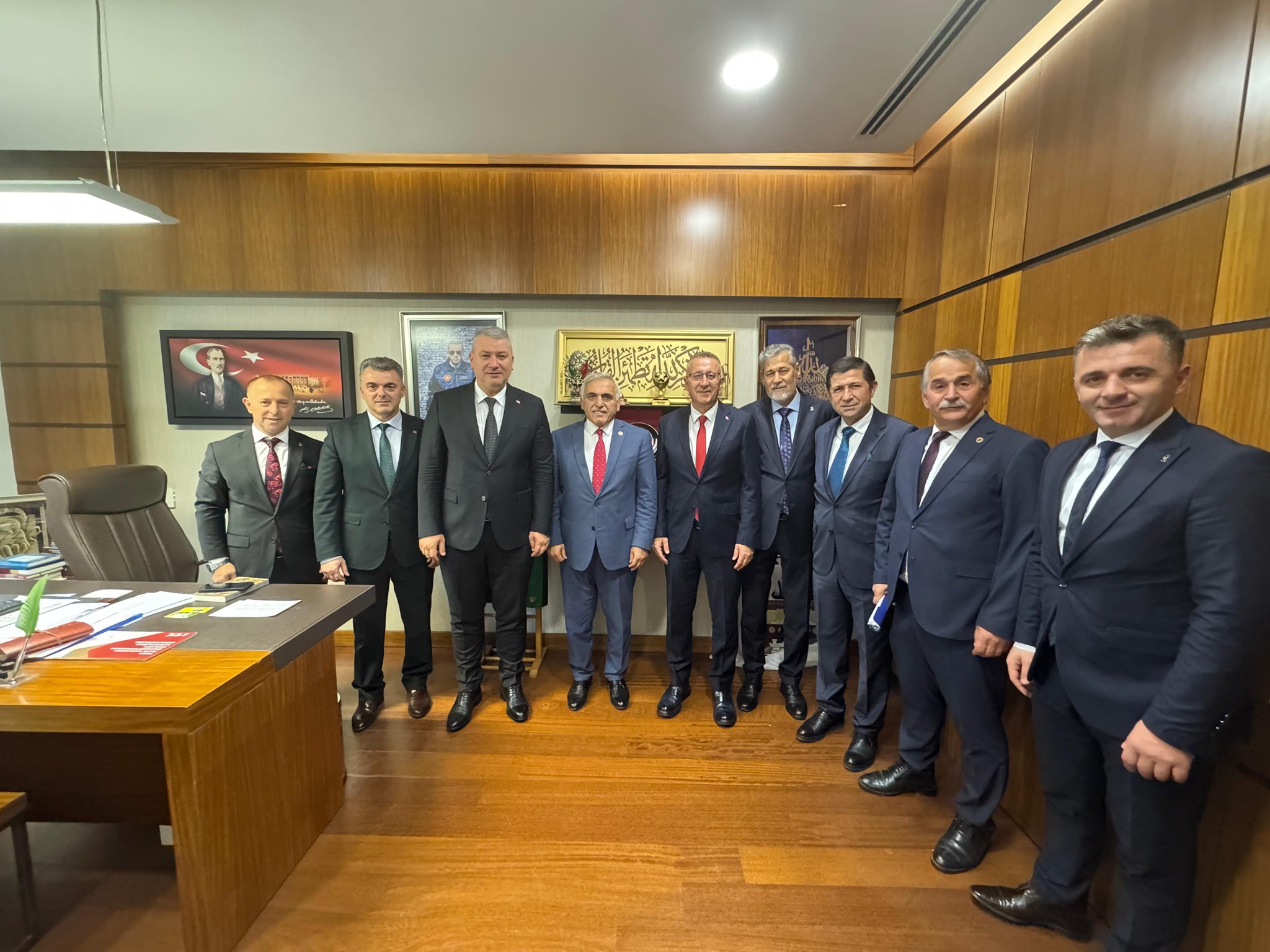 G6 N G V U4 W0 A A V I M O