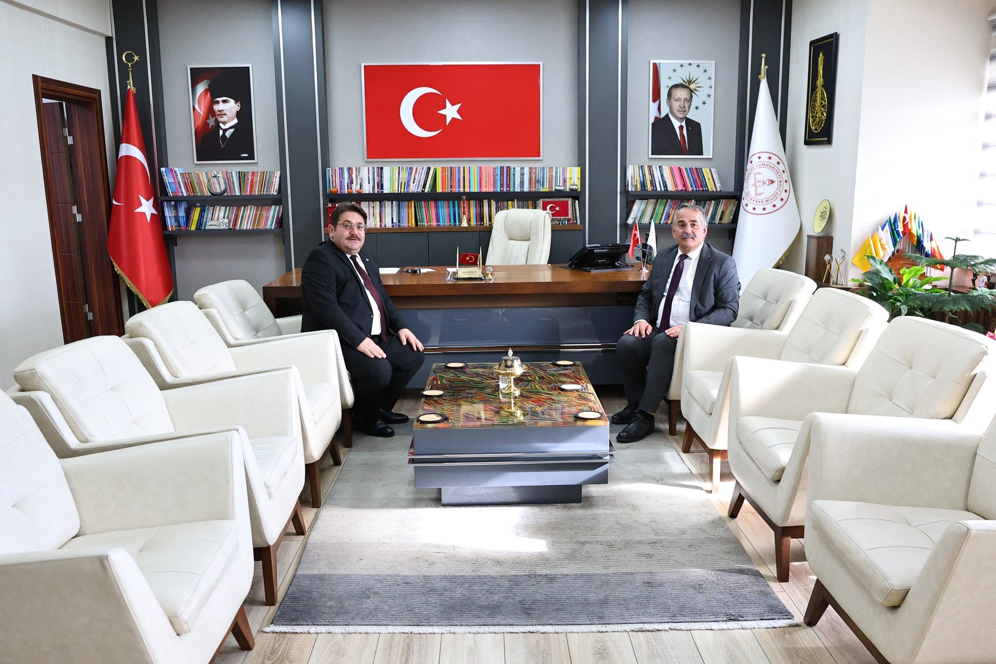 G6R Eoj K W E A A A K Jo