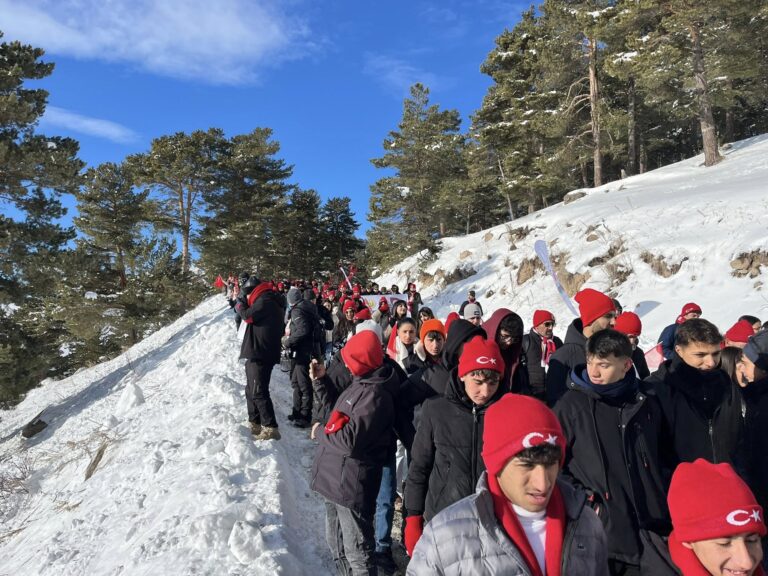 611192481 10236443311681772 4864181530928110463 N 768X576