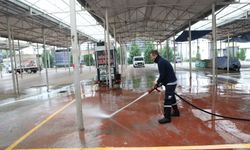 Arifiye Belediyesinden Pazar Yerinde Temizlik Çalışması