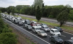 Otoyolda bayram tatili yoğunluğu...