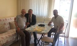 Başkan Karakullukçu, Hac Vazifesini Tamamlayan Ahmet Dayıoğlu'nu ziyaret etti