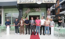 Fatih Mahallesi'nde Burger Cafe Hizmete Açıldı
