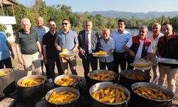 Karaçomaklar'da Şeker Mısırı İkramı Yoğun Katılımla Gerçekleştirildi