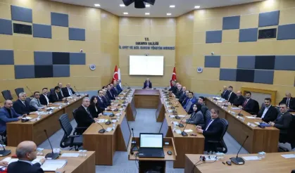 Cumhurbaşkanı Erdoğan'ın talimatının ardından Sakarya Valiliği'nde sokak hayvanları zirvesi