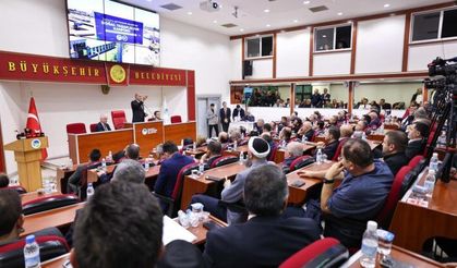 Büyükşehir Kasım Ayı Olağan Meclis Toplantısı, meclis binasında gerçekleştirildi.