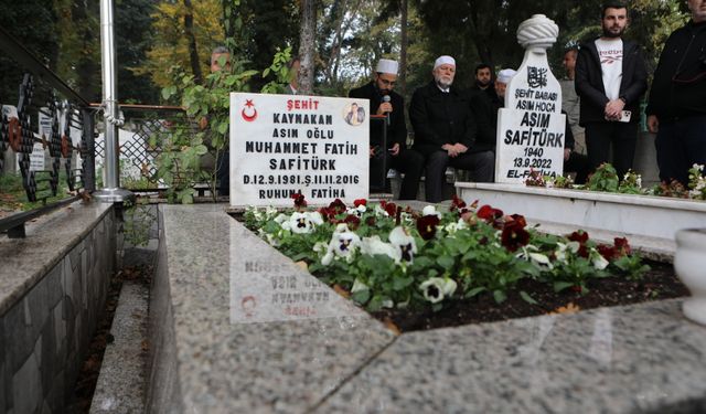 Görevi başında şehit edilen Kaymakam Safitürk, vefatının 8’inci yılında kabri başında anıldı