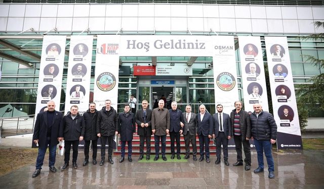 Serdivan 1. Kitap Fuarı’nı ziyaret ettiler