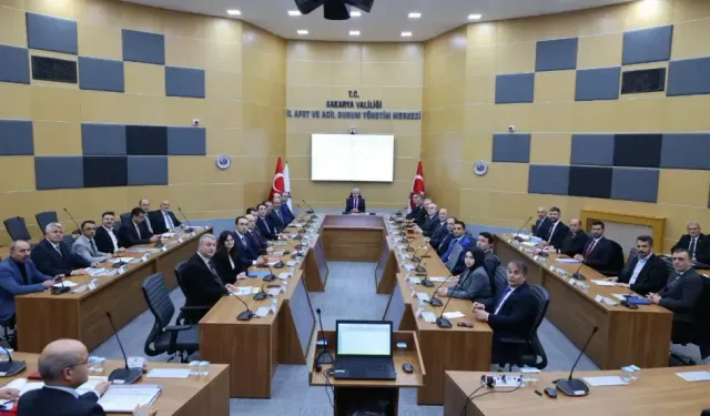 Cumhurbaşkanı Erdoğan'ın talimatının ardından Sakarya Valiliği'nde sokak hayvanları zirvesi