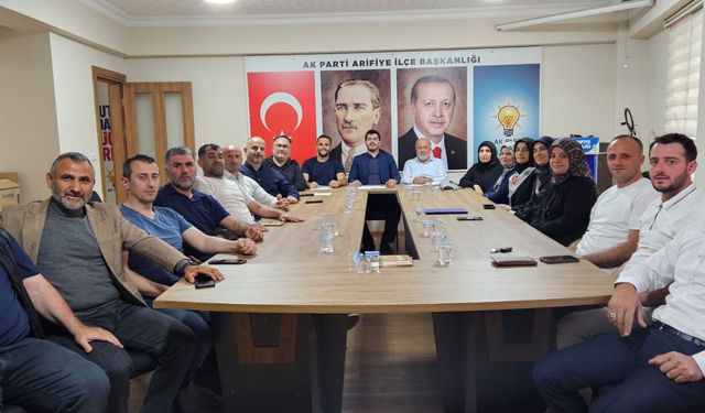 AK Parti Arifiye İlçe Teşkilatında Haftalık Yönetim Kurulu Toplantısı Yapıldı