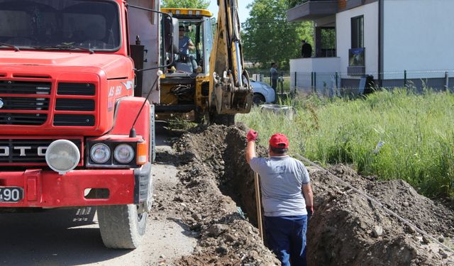 Arifiye Belediyesi Yağmur Suyu Altyapı Çalışmalarına Hız Kesmeden Devam Ediyor