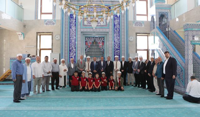 Arifiye'de Maneviyat Dolu Bir Gün: Öğrencilerden Anlamlı Mevlid Programı