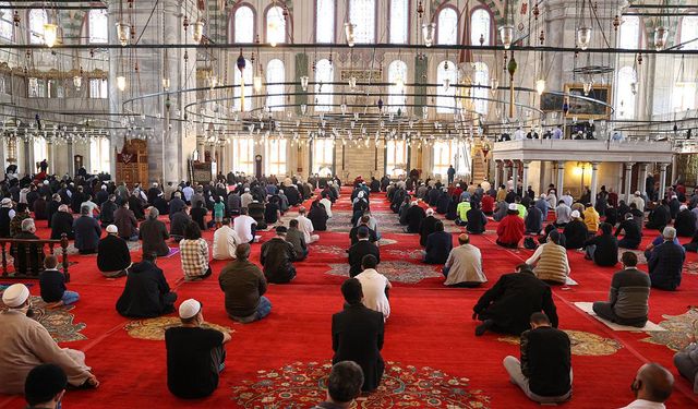 Sakarya'da bayram namazı saat kaçta kılınacak?
