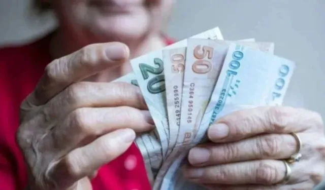 En düşük emekli maaşı yükseltildi
