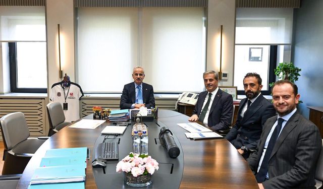 Başkan Alemdar bakanla görüşüp açıkladı! Sakarya'ya yeni çevre yolları geliyor
