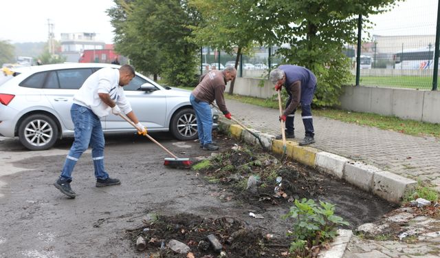 Arifiye Belediyesi’nden terminal çevresinde temizlik çalışması