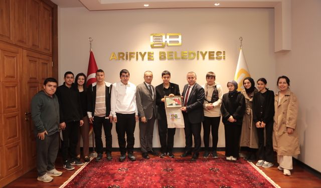 Özel Eğitim Öğrencilerinden Başkan Karakullukçu’ya Ziyaret