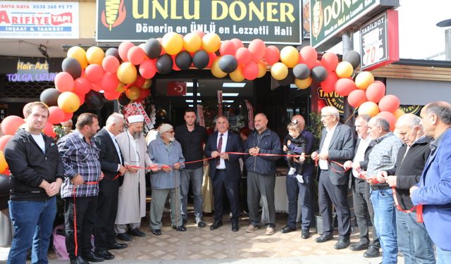 Ünlü Döner Atatürk Caddesi'nde Hizmete Açıldı