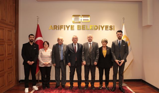 CHP Arifiye Teşkilatından Başkan Karakullukçuya Ziyaret