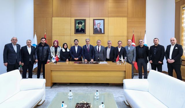 Büyükşehir Belediye Başkanı Yusuf Alemdar'ı ziyaret ettiler.