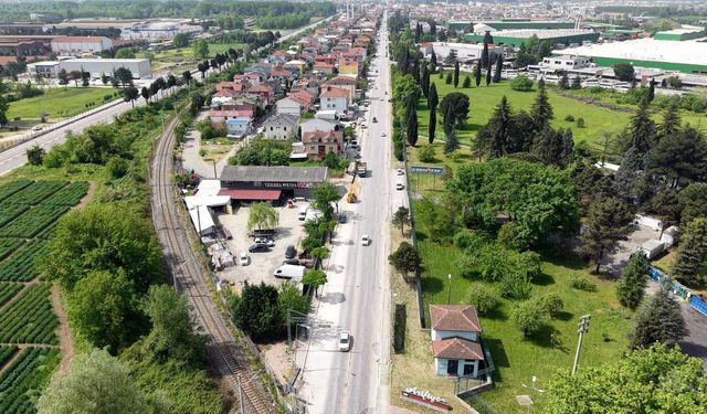 Arifiye’nin merkezi Büyükşehirle sil baştan yenileniyor