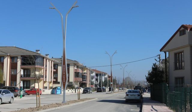 Büyükşehirden Arifiye Osman Gazi Caddesi’nde son dokunuşlar!