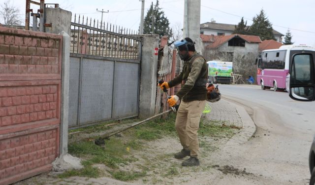 Arifiye Belediyesinden İlçe Genelinde Bayram temizliği