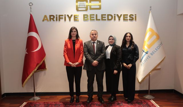 Arifiye İlçe Halk Kütüphanesi’nden Başkan Karakullukçu’ya Ziyaret