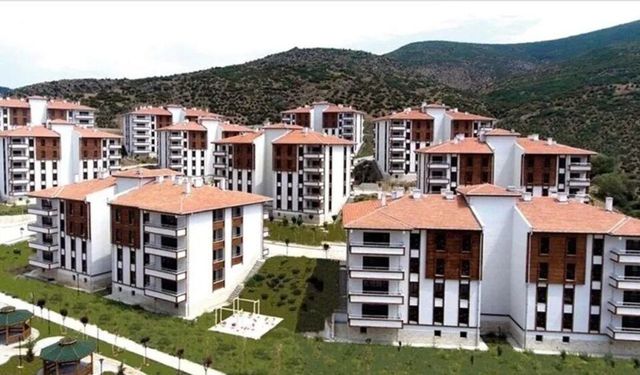 Arifiye’de TOKİ konutlarında teslim edilmeye başlandı