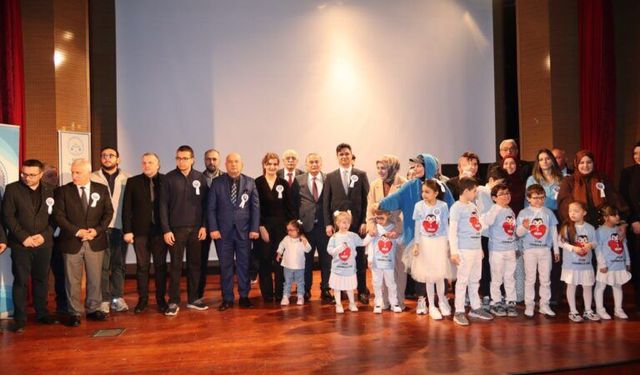 İlçemizde 2 Nisan Otizm Farkındalık Günü Programı Gerçekleştirildi