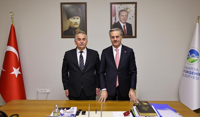 Başkan Karakullukçu, Büyükşehir Belediye Başkanı Yusuf Alemdar'ı ziyaret etti
