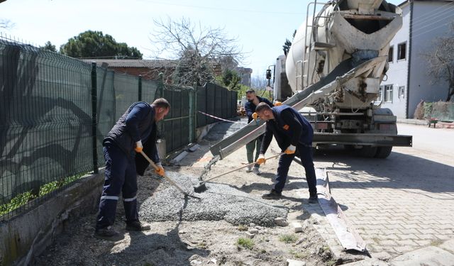 Orta Kirazca’da Kaldırım Çalışması Sürüyor