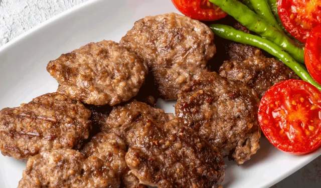 Arifiye'den bir işletme utanç listesinde! Dana ve kuzu eti diye yedirmişler