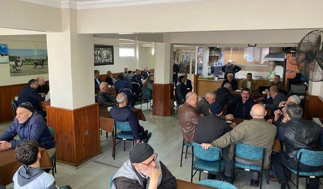 Arifiye Erzurumlular Derneğinde İhsan Turan güven tazeledi