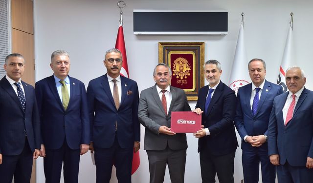 Başkan Karakullukçu Müjdeyi Verdi.. Arifiye'ye yeni Spor Yatırımları Geliyor