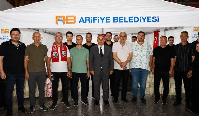 Başkan Karakullukçu ve Arifiye’liler Demokrasi Meydanı’nda yerini aldı
