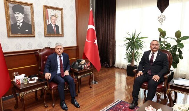 Başkan Karakullukçu Vali Doğan'ı ziyaret etti