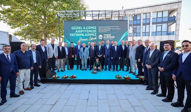 Arifiye'ye 452 milyon liralık dev yatırım! Gençlik Merkezi ve Yüzme Havuzu törenle tanıtıldı