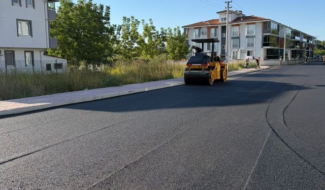 Arifiye’de Asfalt Çalışmaları Sürüyor