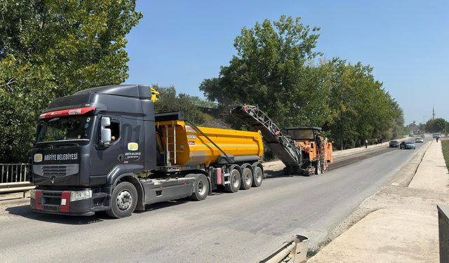 Arifiye Belediyesi ve Karayolları İşbirliğiyle Sağlık Caddesi Yenileniyor