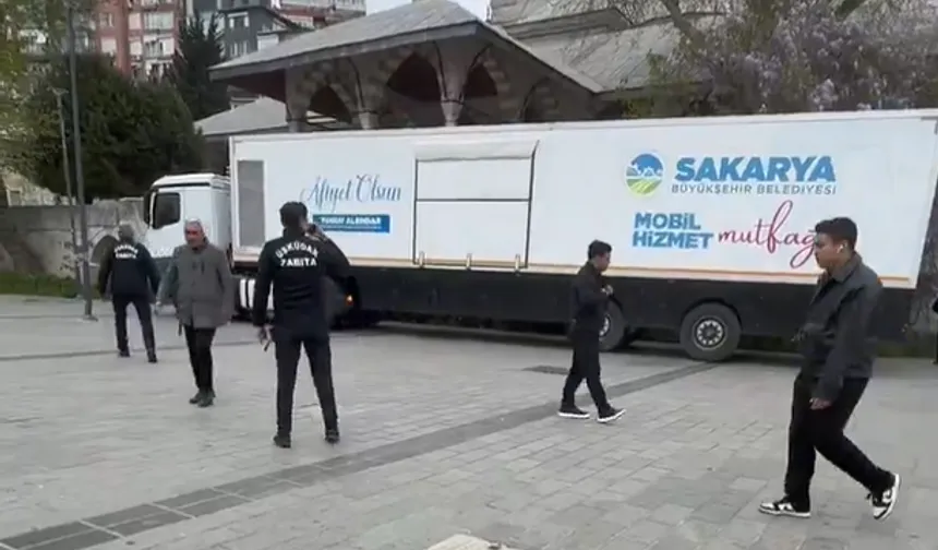 İstanbul'da Sakarya Büyükşehir Belediyesi'nin yardım tırına CHP'li belediye engeli!