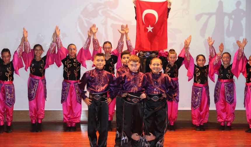 Bekir Sıtkı Durgun’un muhteşem “Halk Oyunları Şenliği” gerçekleşti
