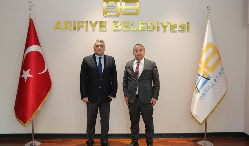 Arifiye Mısır Araştırma Enstitüsü Müdüründen Başkan Karakullukçu’ya Ziyaret