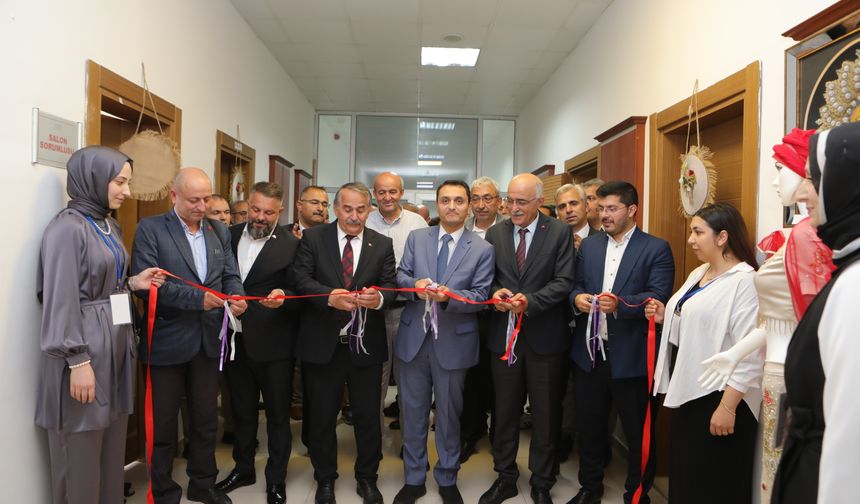 Arifiye'de Hayat Boyu Öğrenme Coşkusu! Üretken İlçeden İlham Veren Sergi