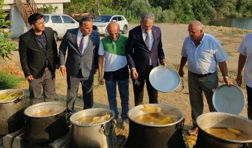 Karaçomaklar’da Geleneksel Mısır pişirme etkinliği gerçekleşti