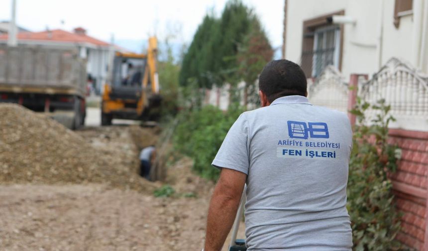 Arifiye Belediyesi Yağmur Suyu Altyapı Çalışmalarını Sürdürüyor