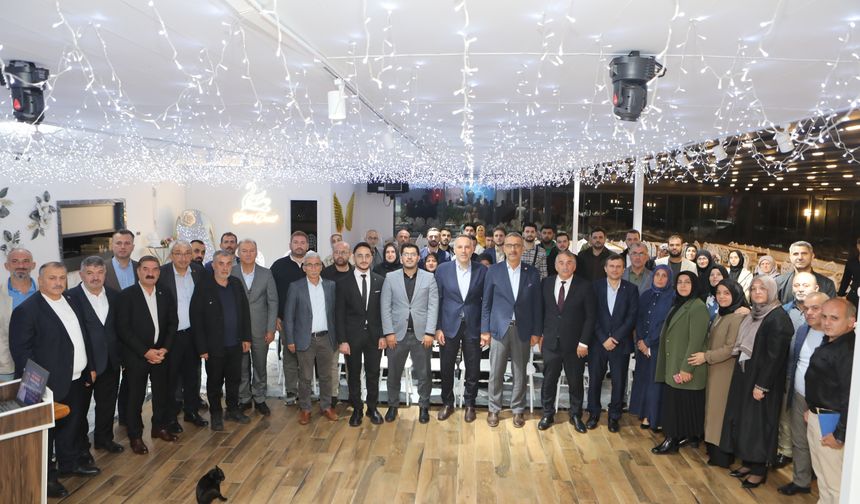 AK Parti Arifiye İlçe Başkanlığı Yerel Yönetimler Daraltılmış Danışma Toplantısı Gerçekleştirildi