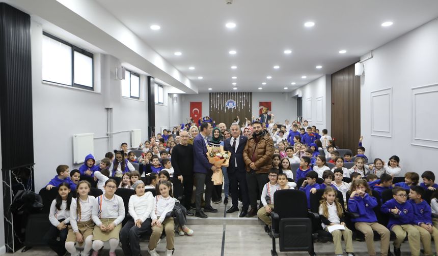 Arifiye İlkokulu’nda “Yerel Yönetimleri Tanıyorum” Etkinliği Düzenlendi